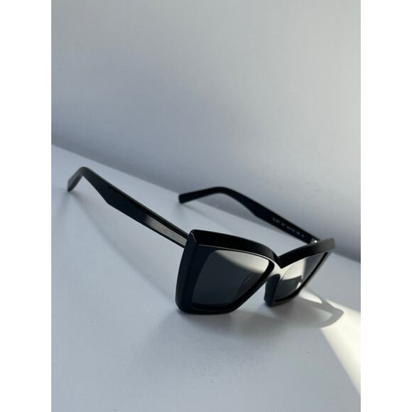 NEW Saint Laurent SL657 Cat Eye Sunglasses in Black - Picture 8 of 9